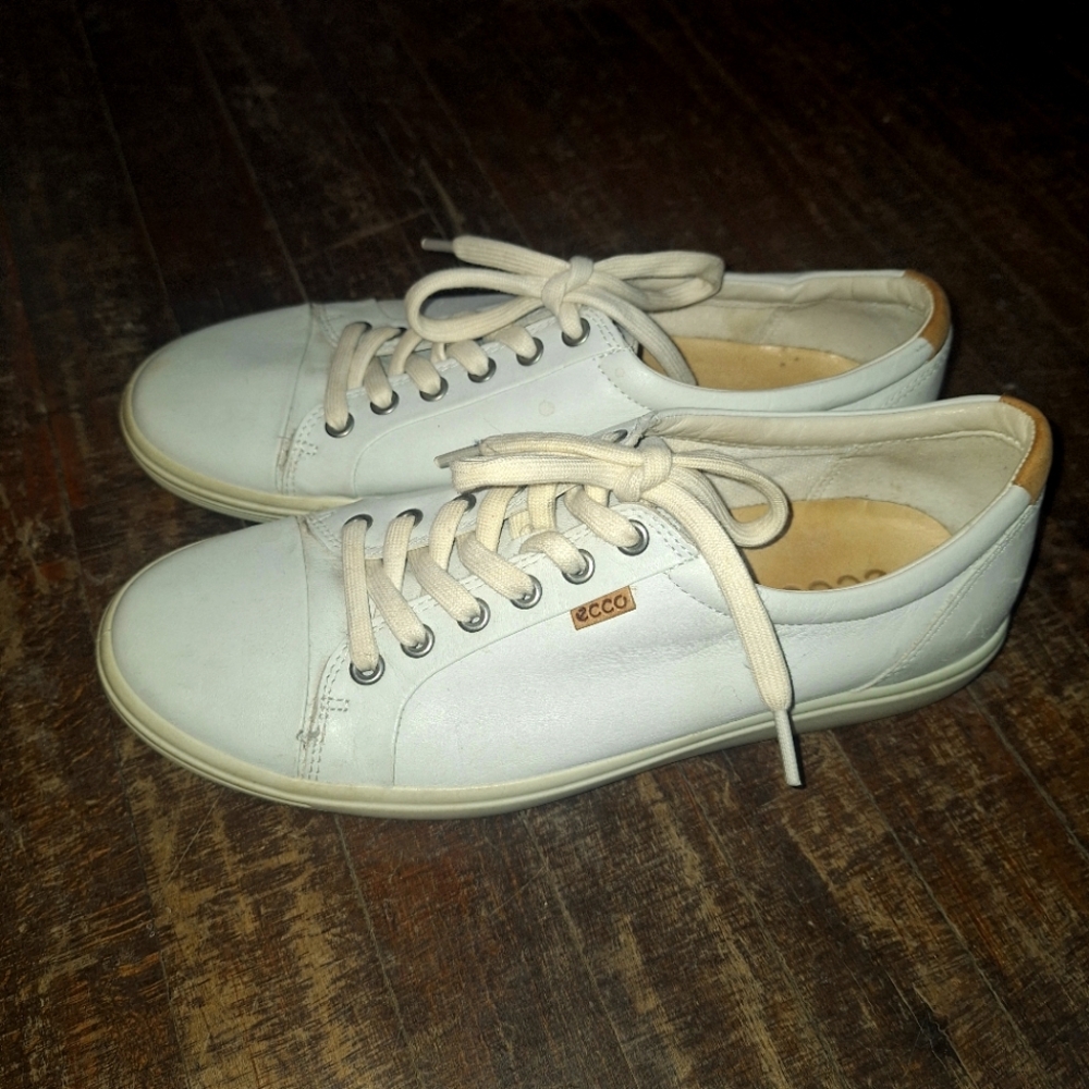 Womens ECCO Sneekers,  size 10